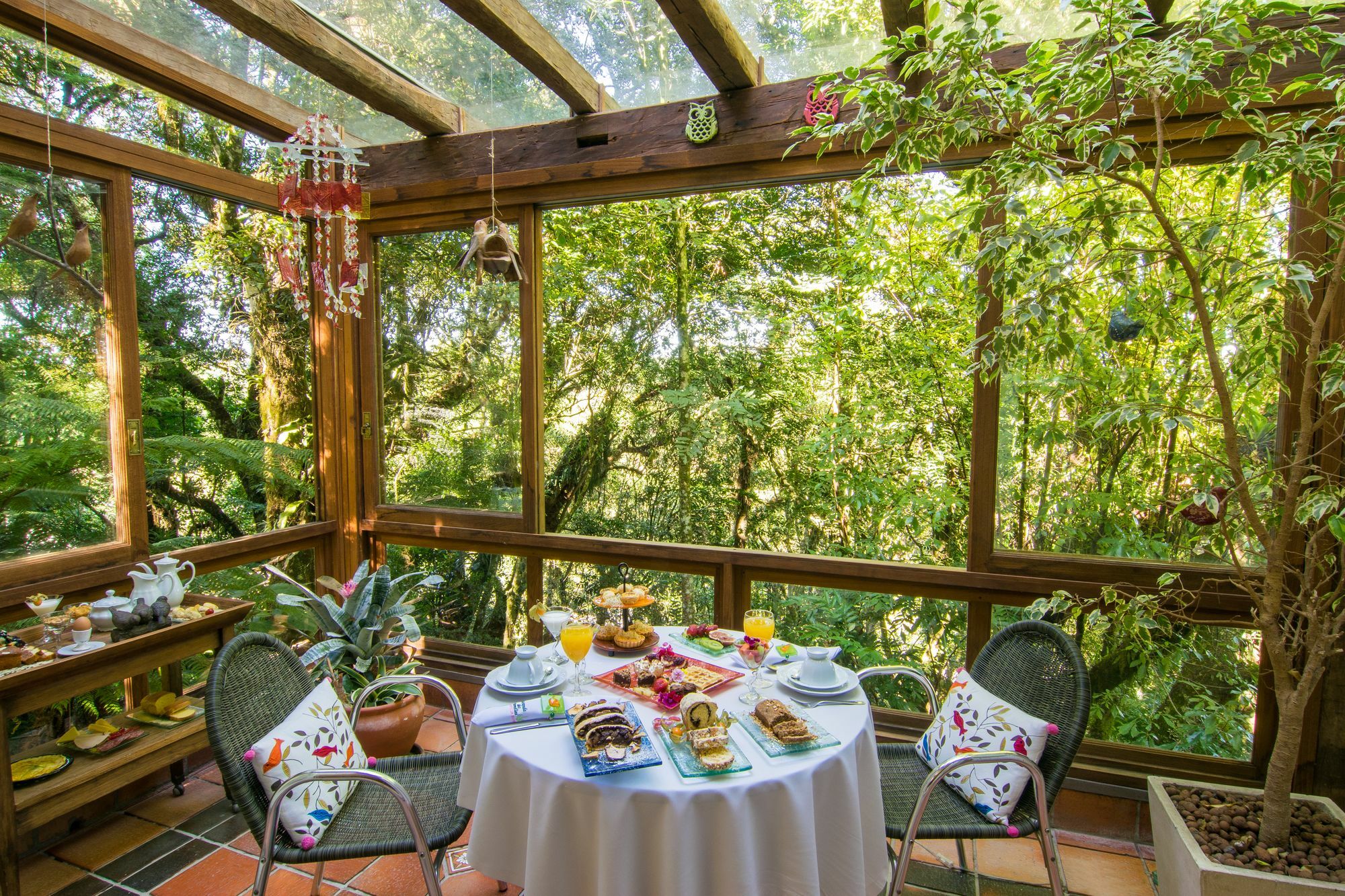 Varanda Bromelias Hotel